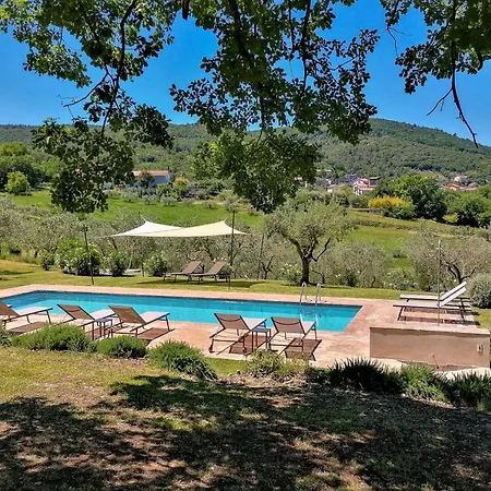 Relais Casale Valigi Farmház