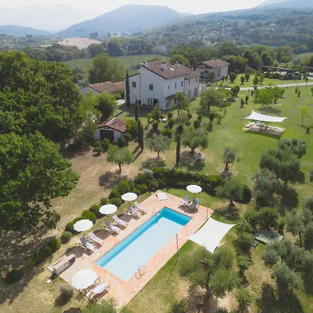 Relais Casale Valigi Фермерский дом