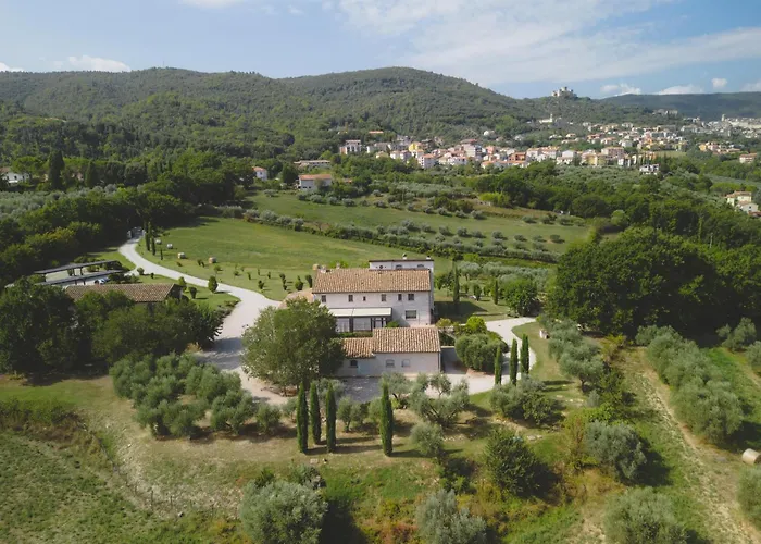 مزرعة للإقامة Relais Casale Valigi نارني