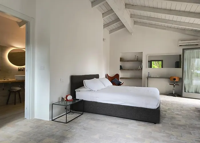 Relais Casale Valigi نارني