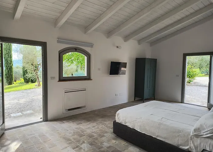 Relais Casale Valigi * نارني