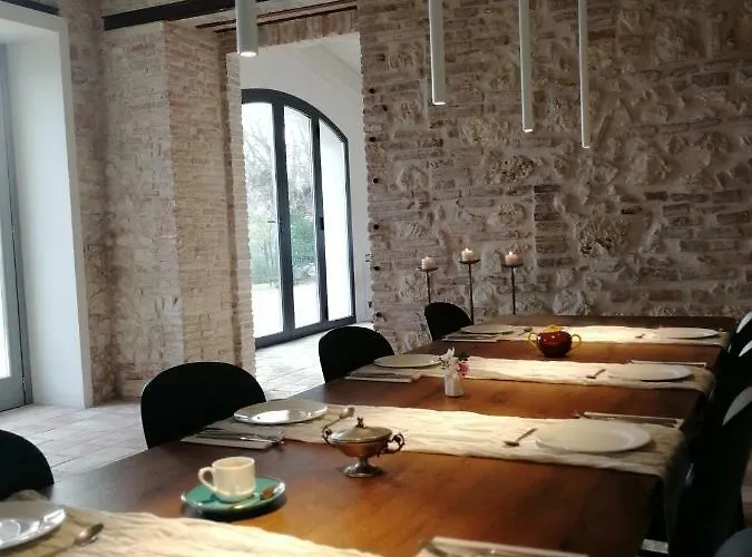 Relais Casale Valigi مزرعة للإقامة نارني