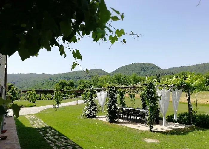 مزرعة للإقامة Relais Casale Valigi نارني